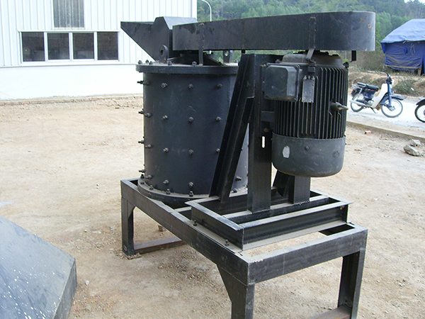 復(fù)合式破碎機(jī)